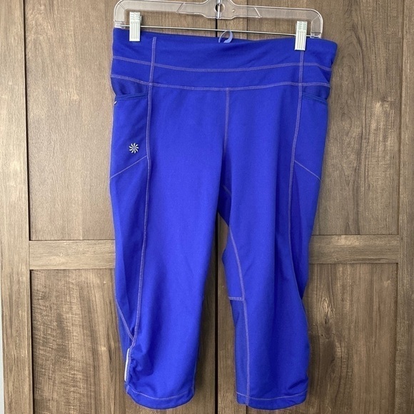 ATHLETA Dobby Be Free Knickers Cropped Capri Leggings Size Medium - Picture 1 of 12